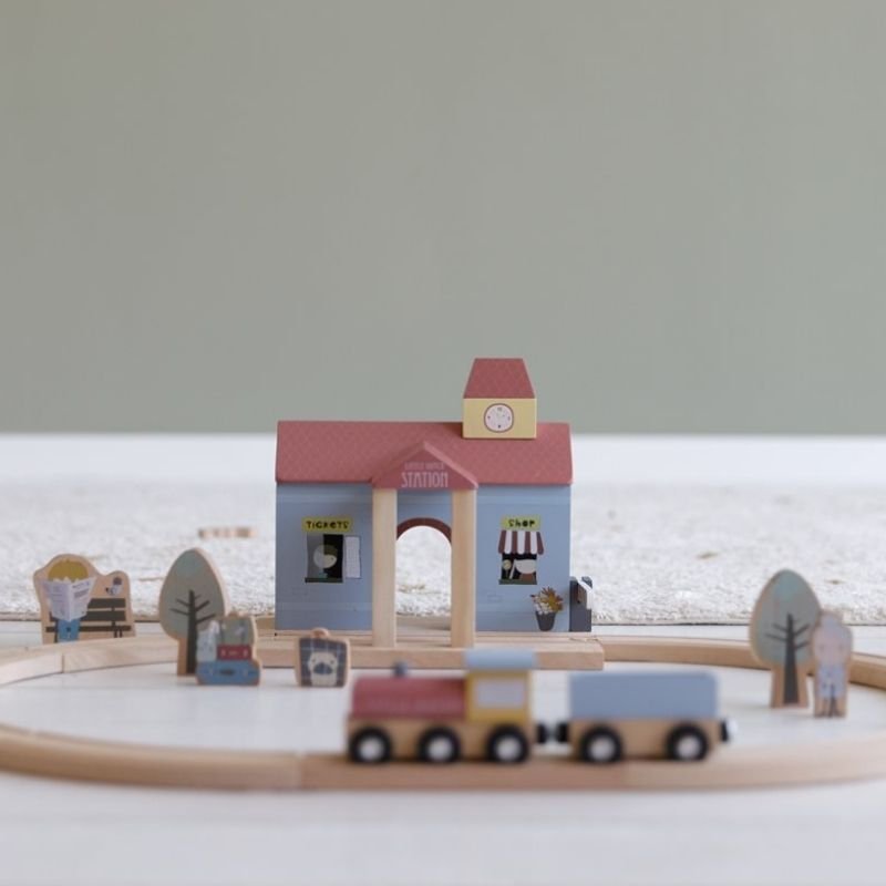 Little Dutch: Railway Extension - Train Station - Acorn & Pip_Little Dutch