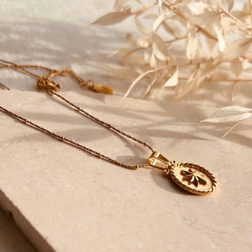 Little Nell: Oval Star Necklace - Acorn & Pip_Little Nell Jewellery