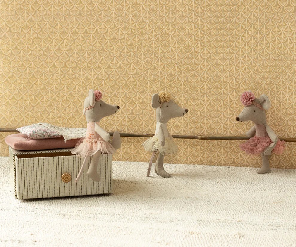 Maileg: Ballerina mouse, Little sister - Off white - Acorn & Pip_Maileg