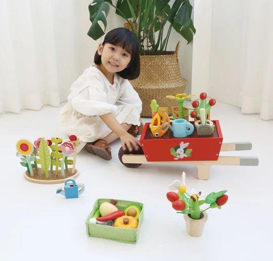 Tender Leaf Toys: Wheelbarrow Set - Acorn & Pip_Tender Leaf Toys