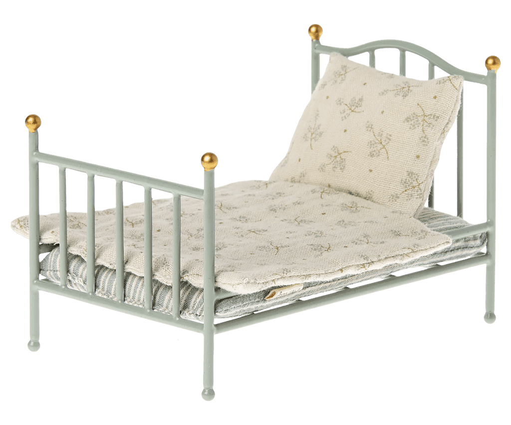 Maileg: Vintage bed, Mouse - Mint - Acorn & Pip_Maileg